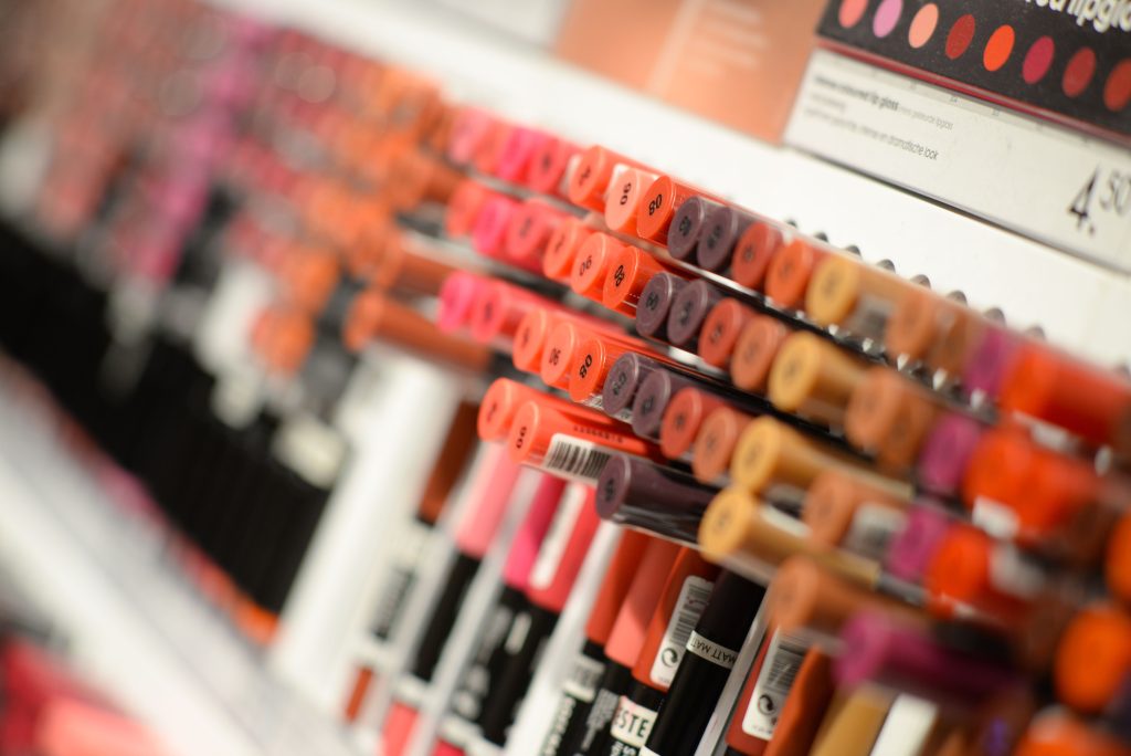 Who else ignores the Google Search Ads while looking for something in Google?