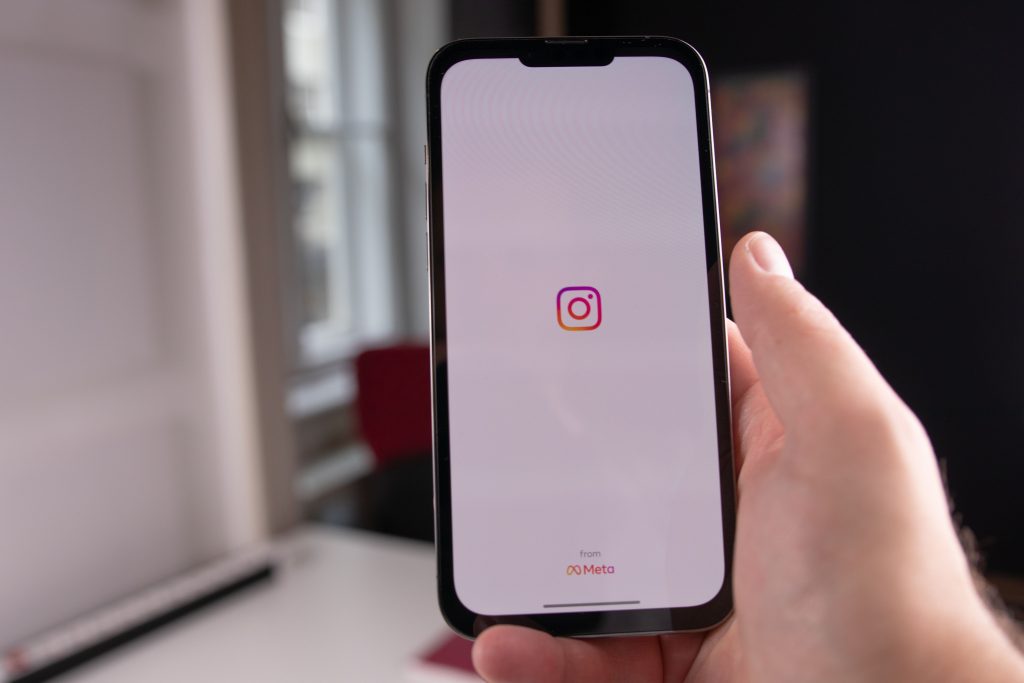 Instagram just replaced its search bar with Meta AI.